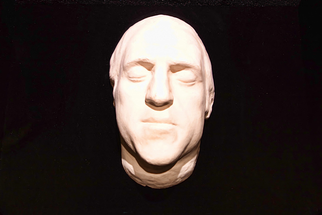 '  ,     ,       '