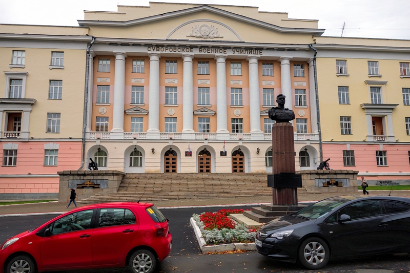 Суворовское училище