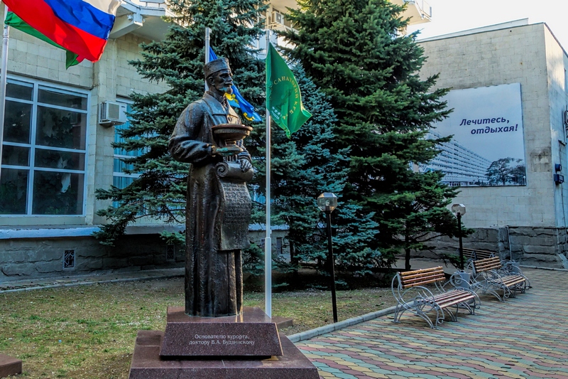Памятник основателю курорта Анапа