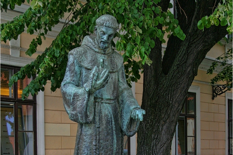 Улица Кирали