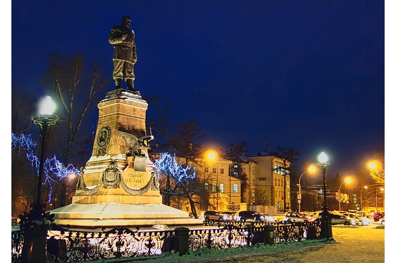 памятник Александру III