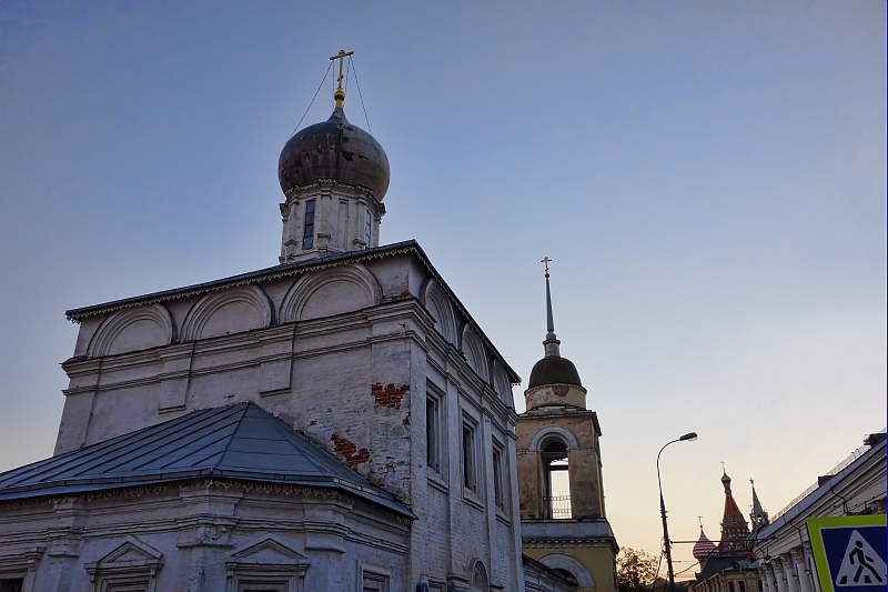 улочками вечерними..