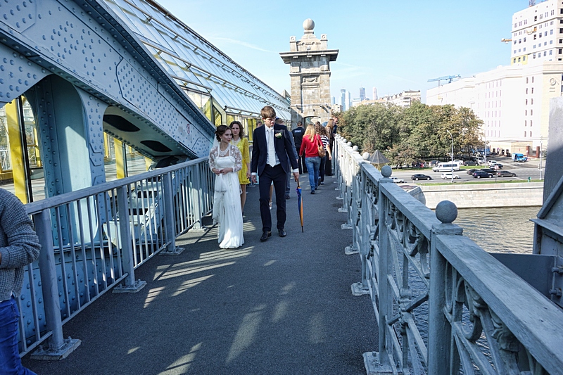 на Андреевском мосту