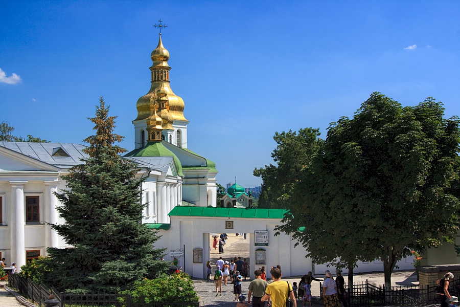 Вход в ближние пещеры Печерской лавры