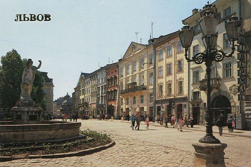 Площадь Рынок — ансамбль памятников архитектуры XV-XVIII веков